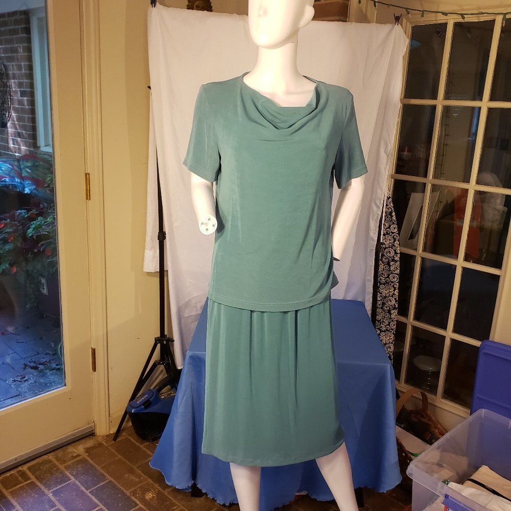 Ladies N TOUCH 2 Piece Top & Skirt Set in Teal - S